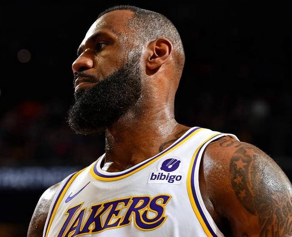 马德兴：米利西奇不敢热身U17女足，一年半不换血，足协当断则断（马德兴：米利西奇回避与U17女足热身，球队一年半未换血，足协该果断决策）