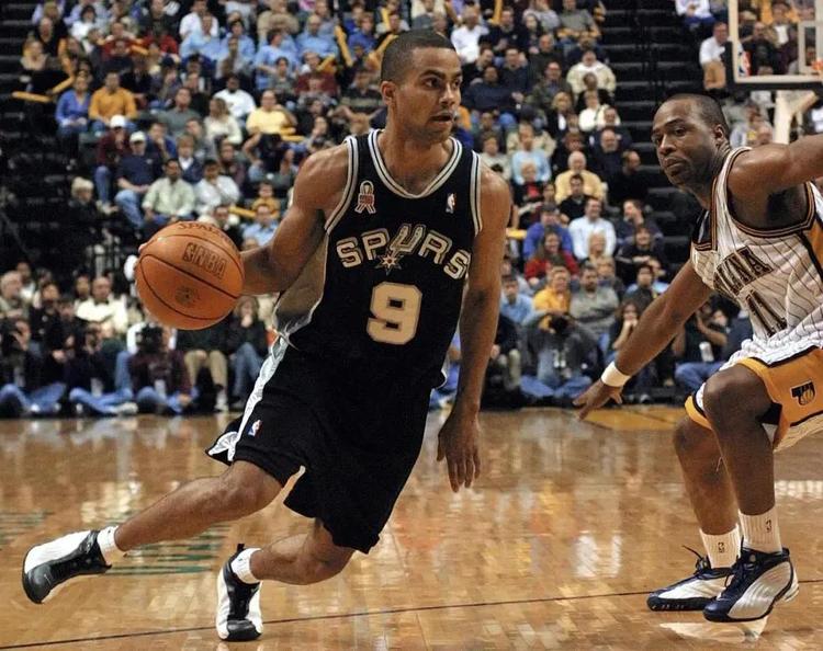 官方：皇家社会与达尼-迪亚斯续约，为近期完成的第七笔续约（官宣：皇家社会与达尼-迪亚斯完成续约，系近期第七笔）