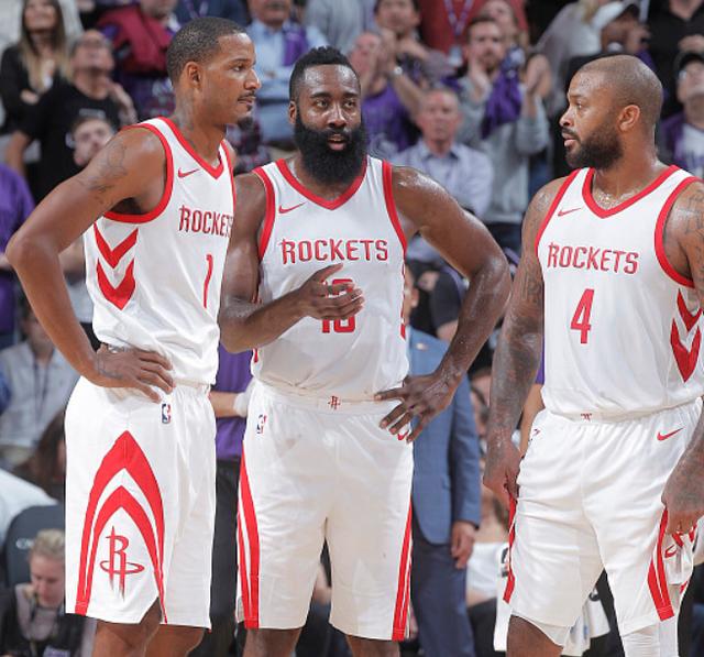 法兰克福1-1沃尔夫斯堡，岑特破门，巴舒亚伊点射绝平（法兰克福1-1战平沃尔夫斯堡：岑特先拔头筹，巴舒亚伊点球压哨扳平）