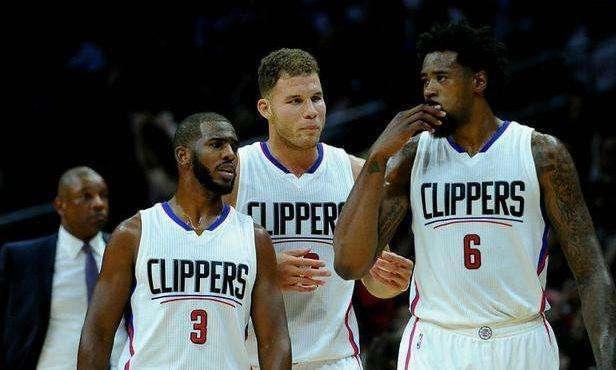 迪纳塔莱：斯帕莱蒂的进攻体系让前锋受益，相信球迷会喜欢他（迪纳塔莱：斯帕莱蒂的进攻打法助力前锋，相信球迷会喜欢他）