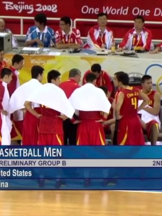 瓜帅：我们要拿98分才能英超夺冠；与摄影师冲突后马上道歉了（瓜帅：英超夺冠需拿到98分；与摄影师冲突后已迅速道歉）