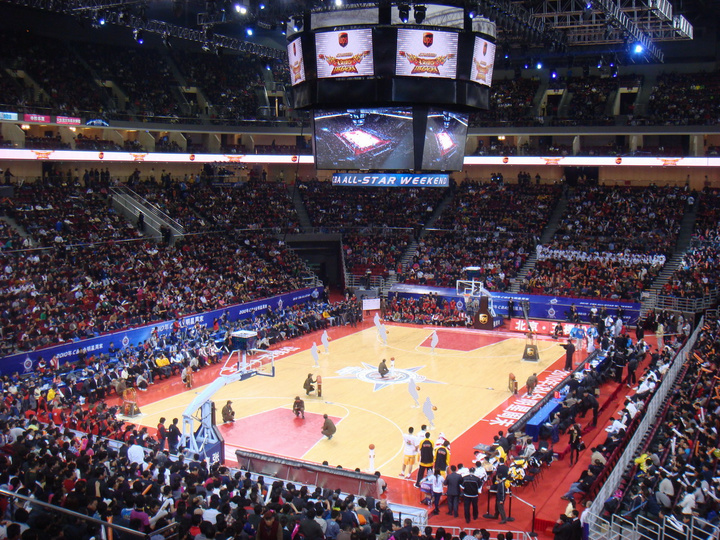 解锁新身份，美女球员艾丽莎-莱曼将成为米兰冬奥会火炬手（艾丽莎-莱曼以全新身份出任米兰冬奥会火炬手）