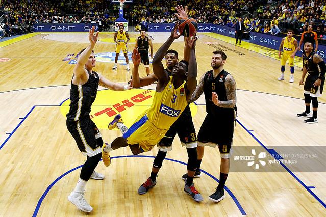 ESPN：奥斯卡曾短暂失去意识，目前正在ICU接受检查（ESPN：奥斯卡一度失去意识，现于ICU接受检查）