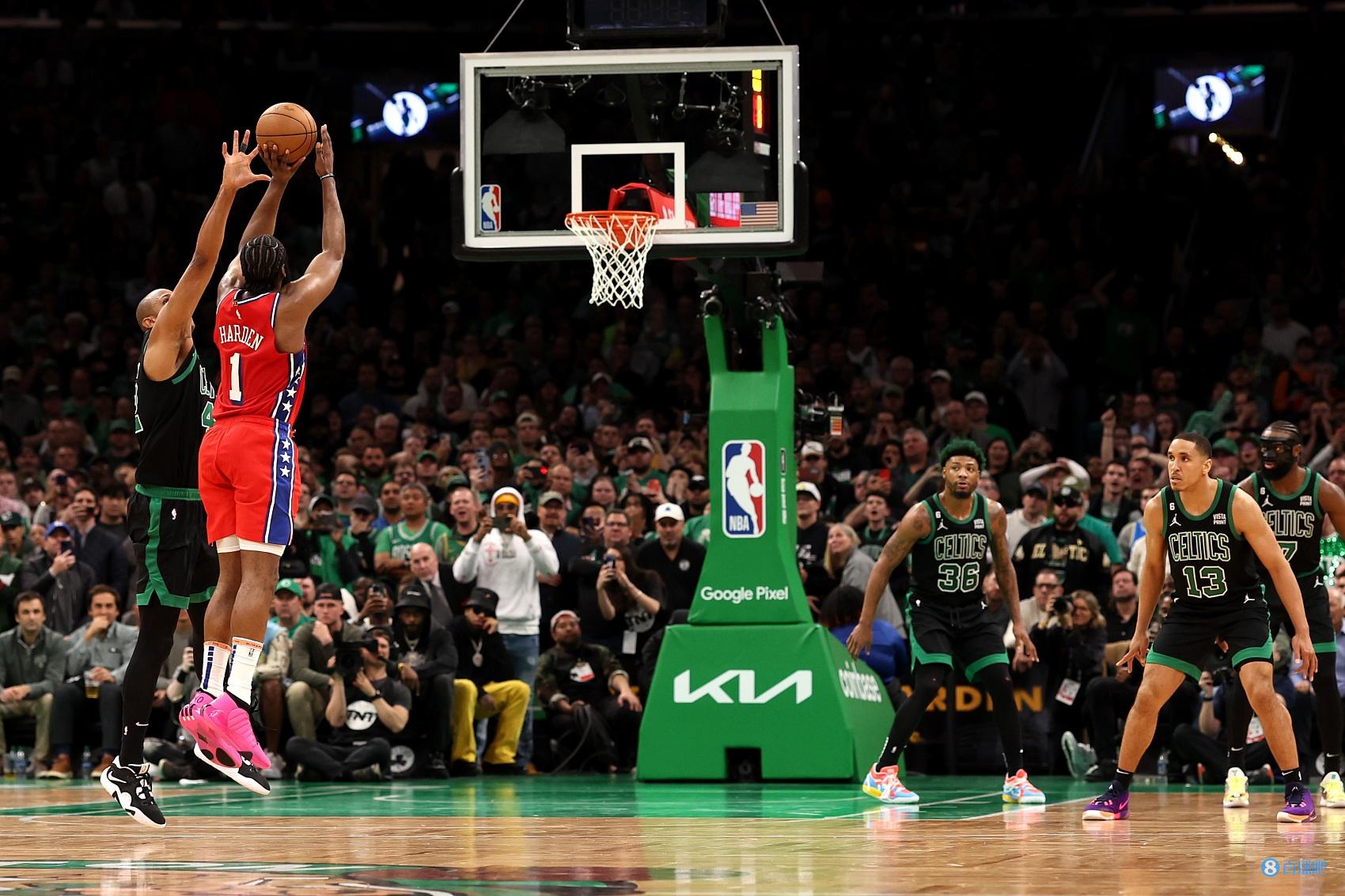 拼！本赛季抢回球权的次数：哈特29次领跑，VJ排名第二（本季夺回球权次数榜：哈特以29次居首，VJ位列第二）