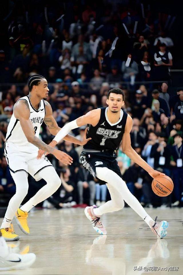 苏炳添退役，吴艳妮惹争议？晒出6年前合照，网友却认不出她是谁（苏炳添宣布退役，吴艳妮引发热议？晒出6年前合影，网友直呼认不出）