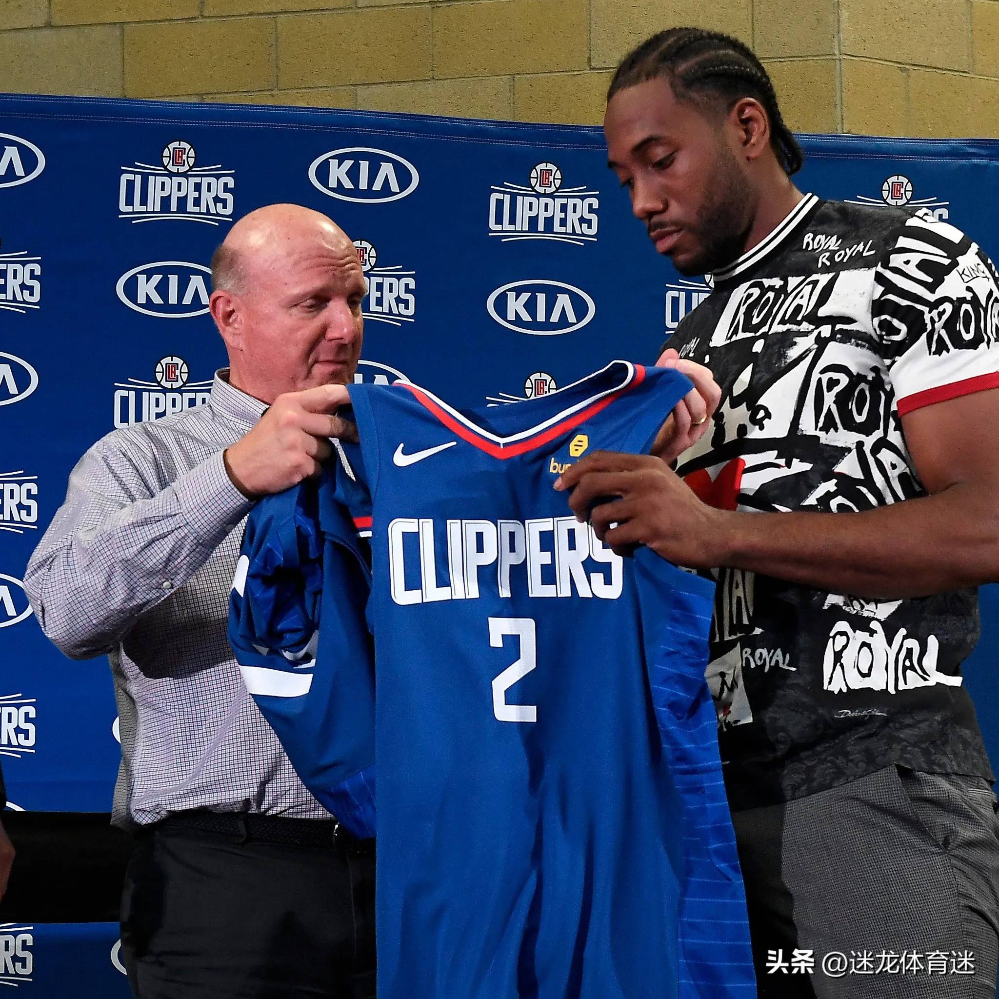 阿姆拉巴特：安东尼不该吃红牌，他并非故意踢对方面部（阿姆拉巴特：安东尼不该被罚下，他并非有意踢脸）